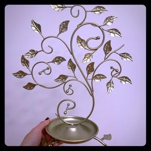 Jelewey holder and dish tree shape